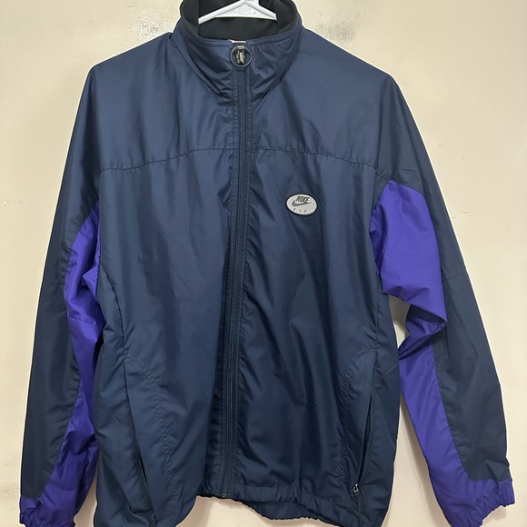 Vintage 90’s Nike F.I.T. Navy and Violet Windbreaker Jacket Kid’s Size 10-12 Med
